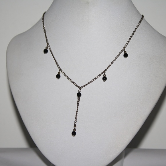 Vintage Jewelry - 16" vintage silver drop necklace with black beads